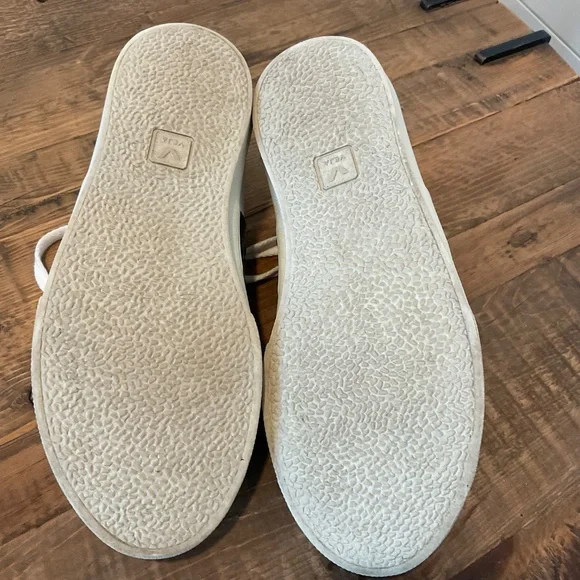 VEJA Sneaker - Picture 4 of 5